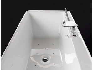 Свободностоящая акриловая ванна BelBagno BB19-BIA/NERO-BIA г/м